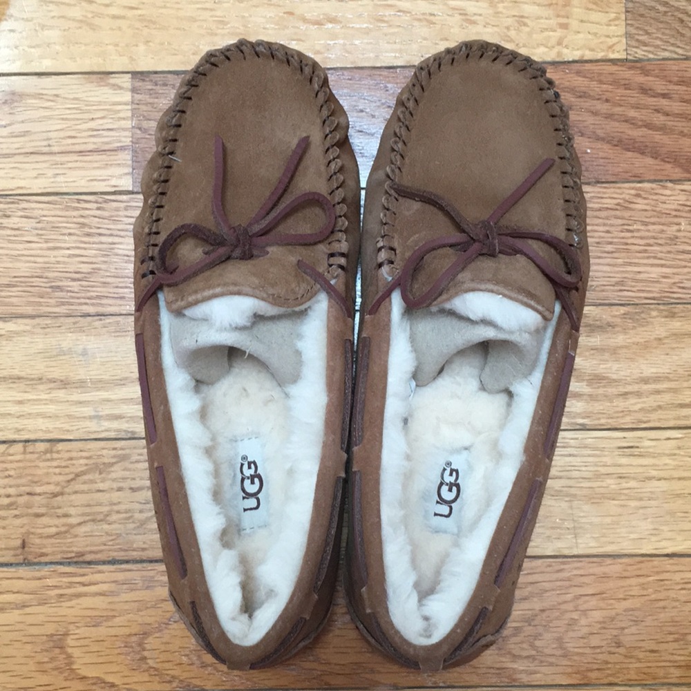 New Ugg moccasins (“Women’s Dakota Slipper”)
